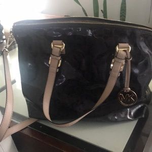 Micharl Kors Satchel